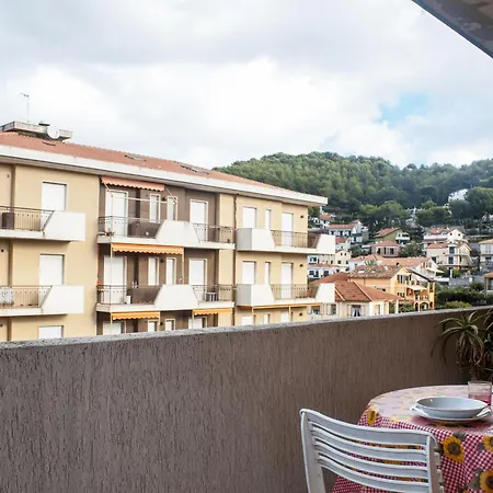 Box E Ampio Terrazzo Relax A 600 Metri Dal Mare